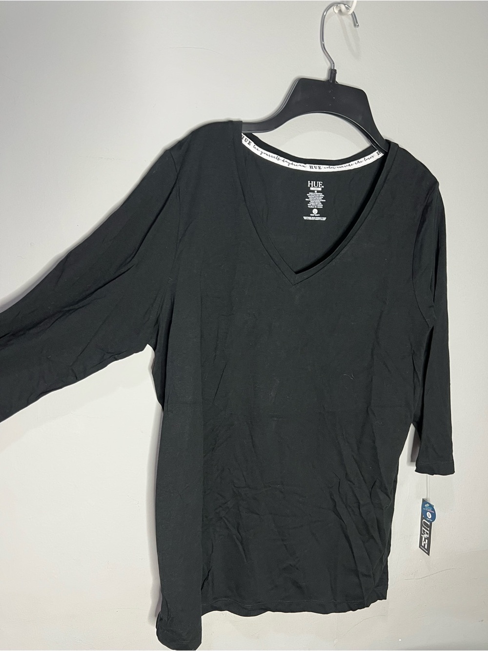 HUE Black V-Neck Long Sleeve pajama Top